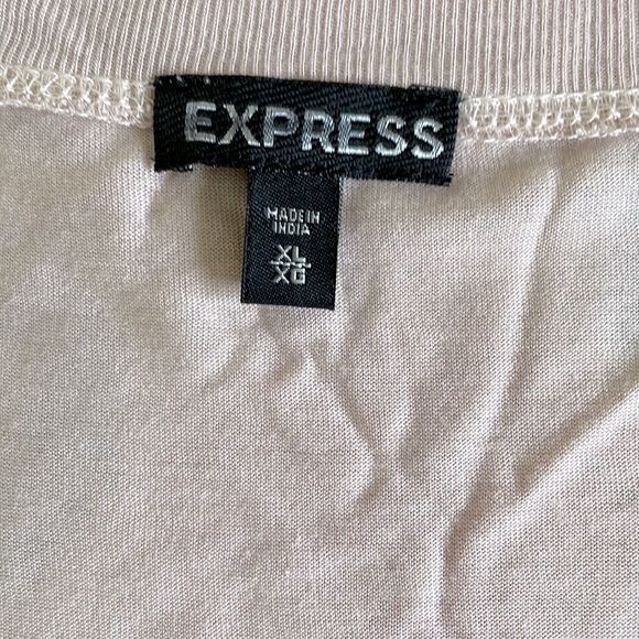Express Front Pocket Dressy Tee - Picture 3 of 4